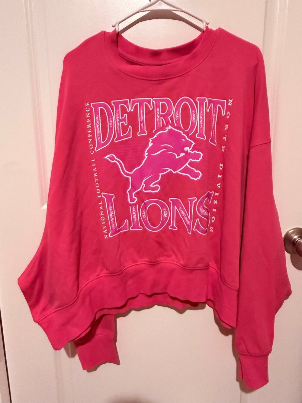 Detroit Lions New Era Women’s XXL Pink Oversized Crewneck Sweatshirt NWT NFL